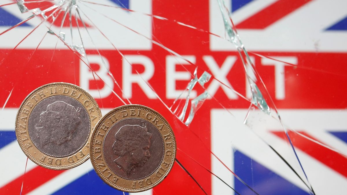Víc než covidem krvácí britská ekonomika brexitem